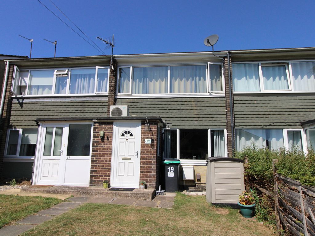 2 bed terraced house for sale in Falkland Garth, Newbury RG14 Zoopla