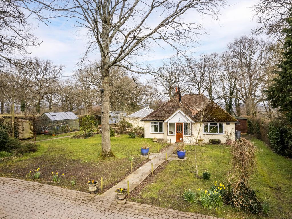 3 bed bungalow for sale in Crook Road, Brenchley, Tonbridge, Kent TN12