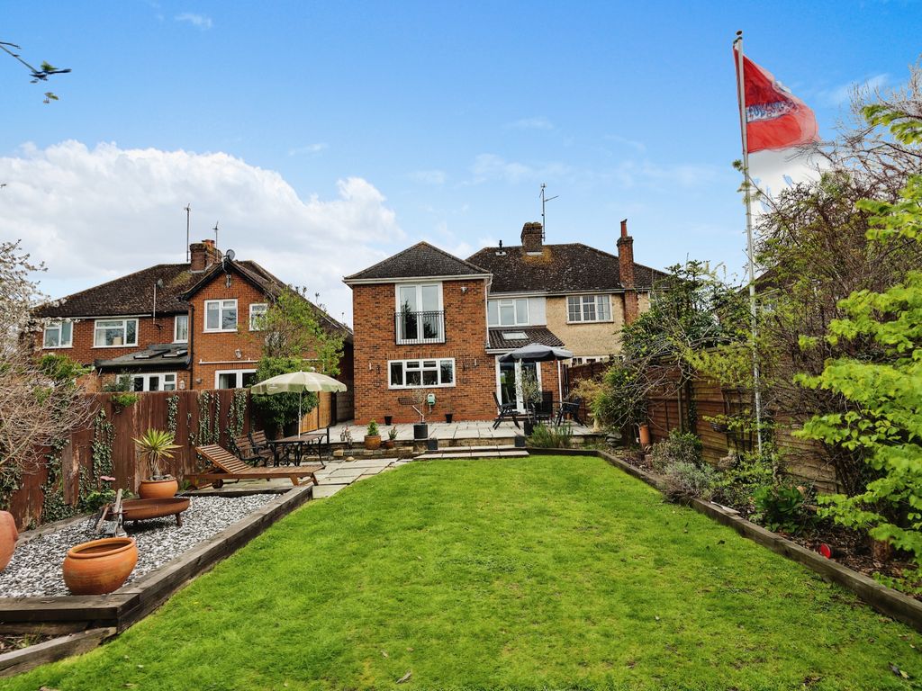 4 bed semidetached house for sale in Limes Avenue, Aylesbury HP21 Zoopla