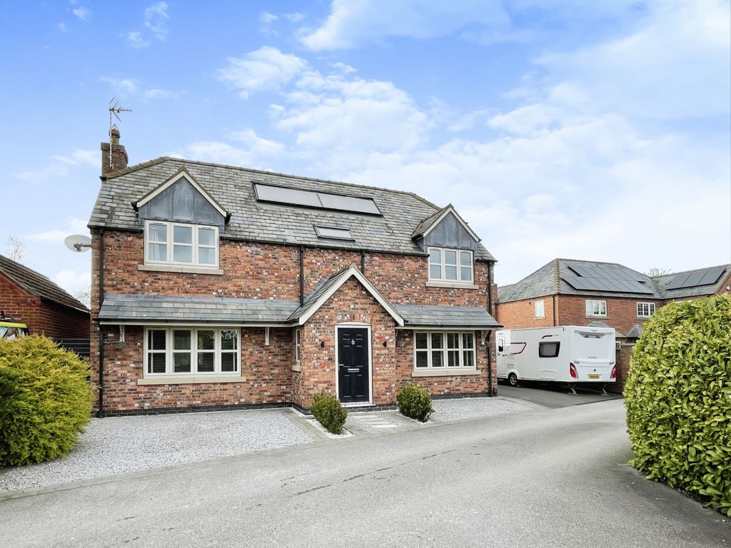4 bed detached house for sale in Old Pits Close, Skellingthorpe