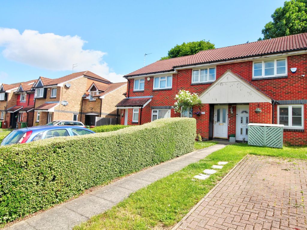 2 bed terraced house for sale in Milland Court, Borehamwood WD6 Zoopla