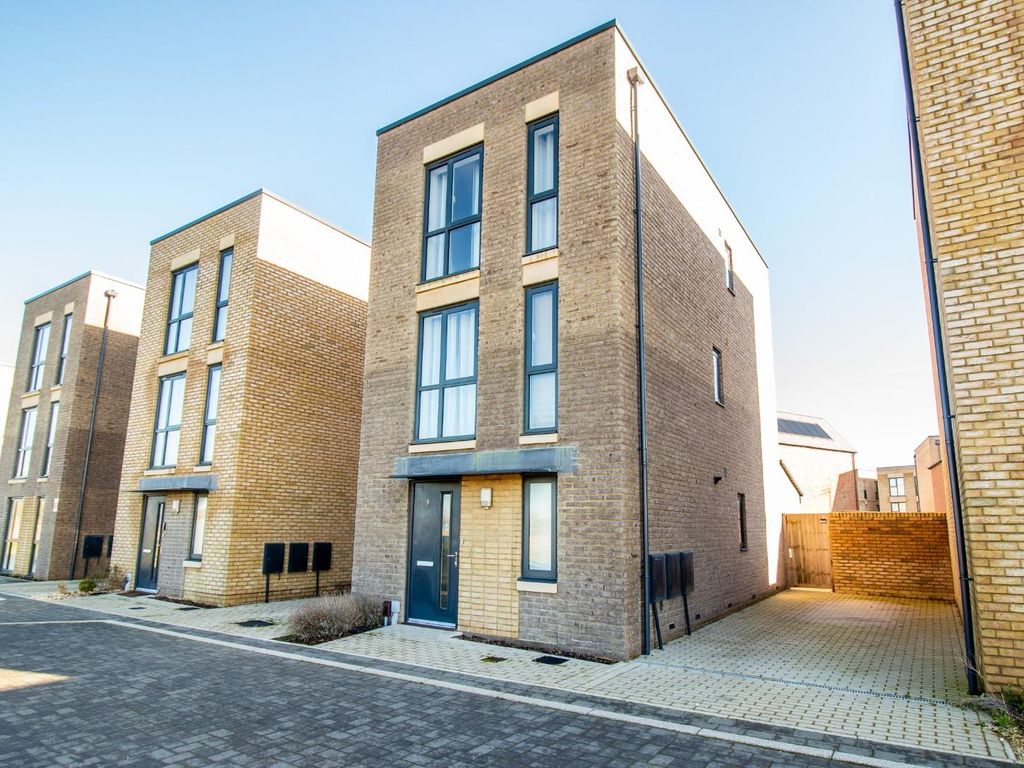 4 bed detached house for sale in Forester Road, Trumpington, Cambridge