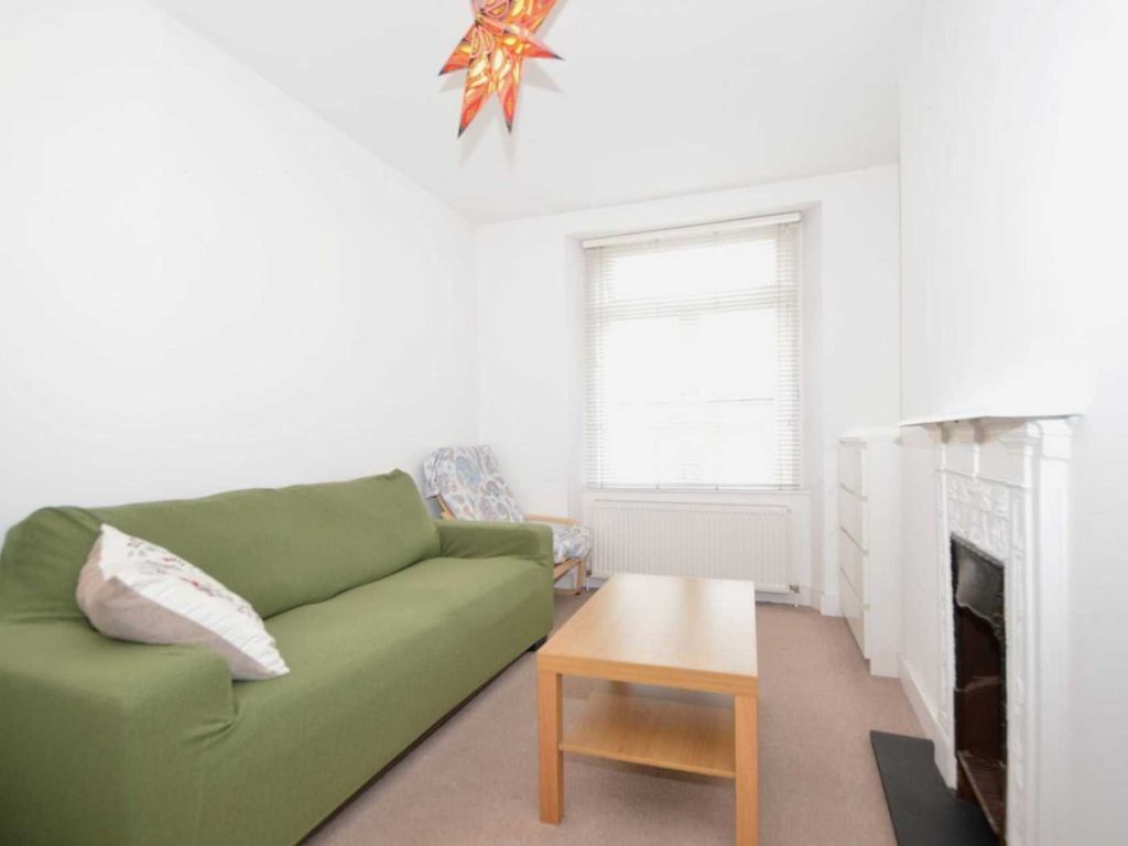 1 bed flat to rent in Caledonian Road, Caledonian Road, London N7, £
