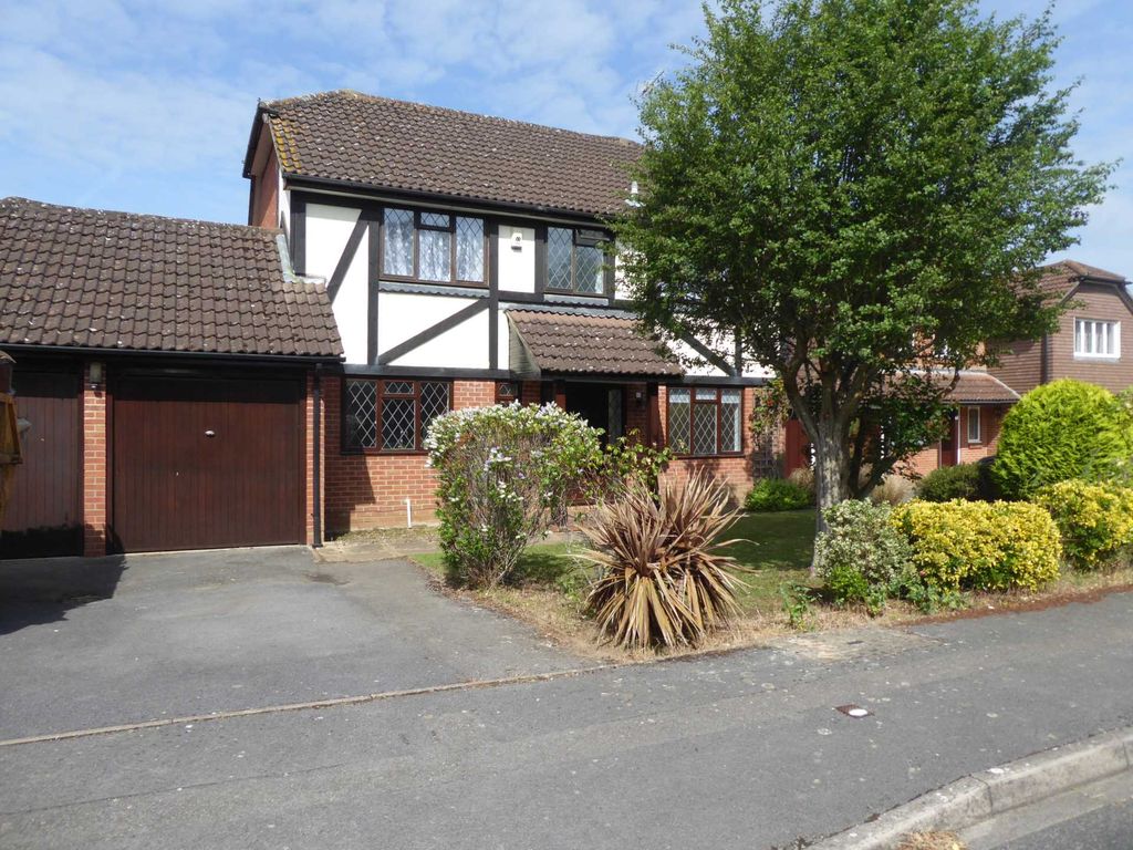 4 bed property to rent in High Tree Drive, Earley RG6 Zoopla