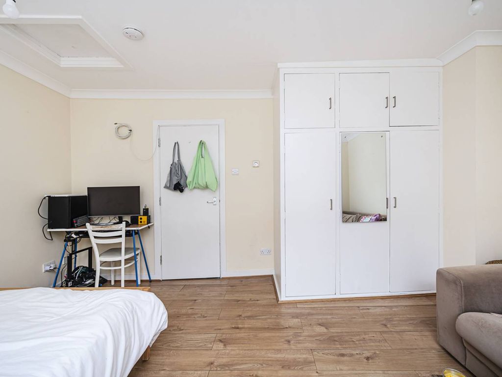 Clarence Road, Clapton, London E5  