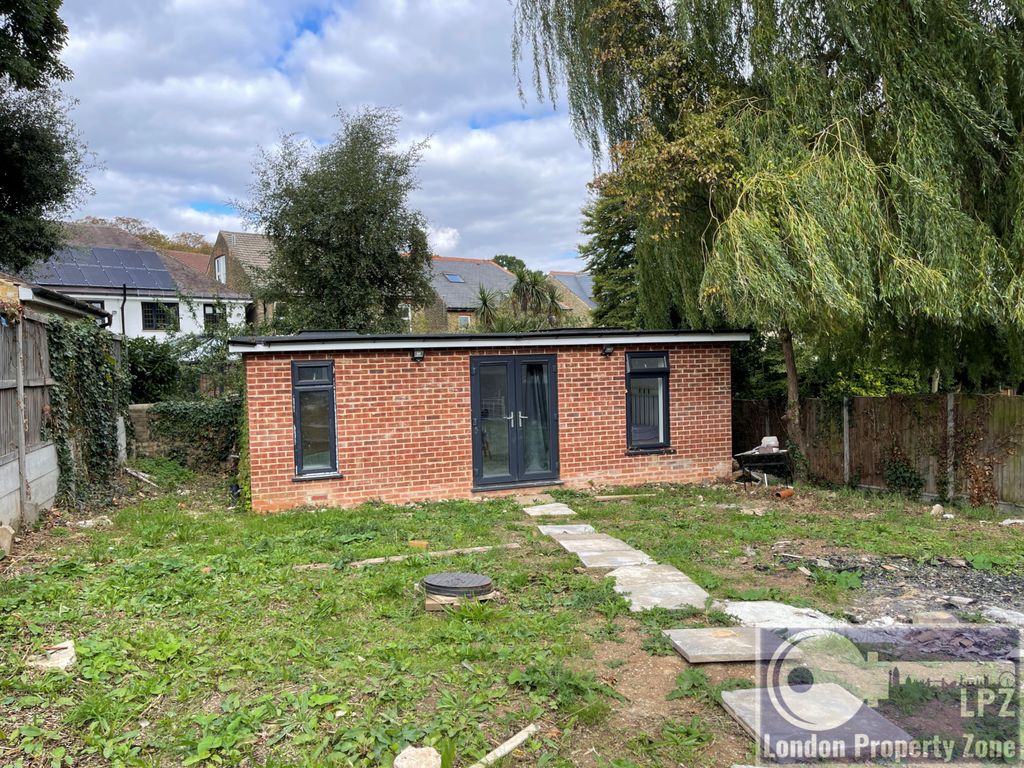 8 bed semidetached house for sale in Dunoon Road, Honor Oak / Forest