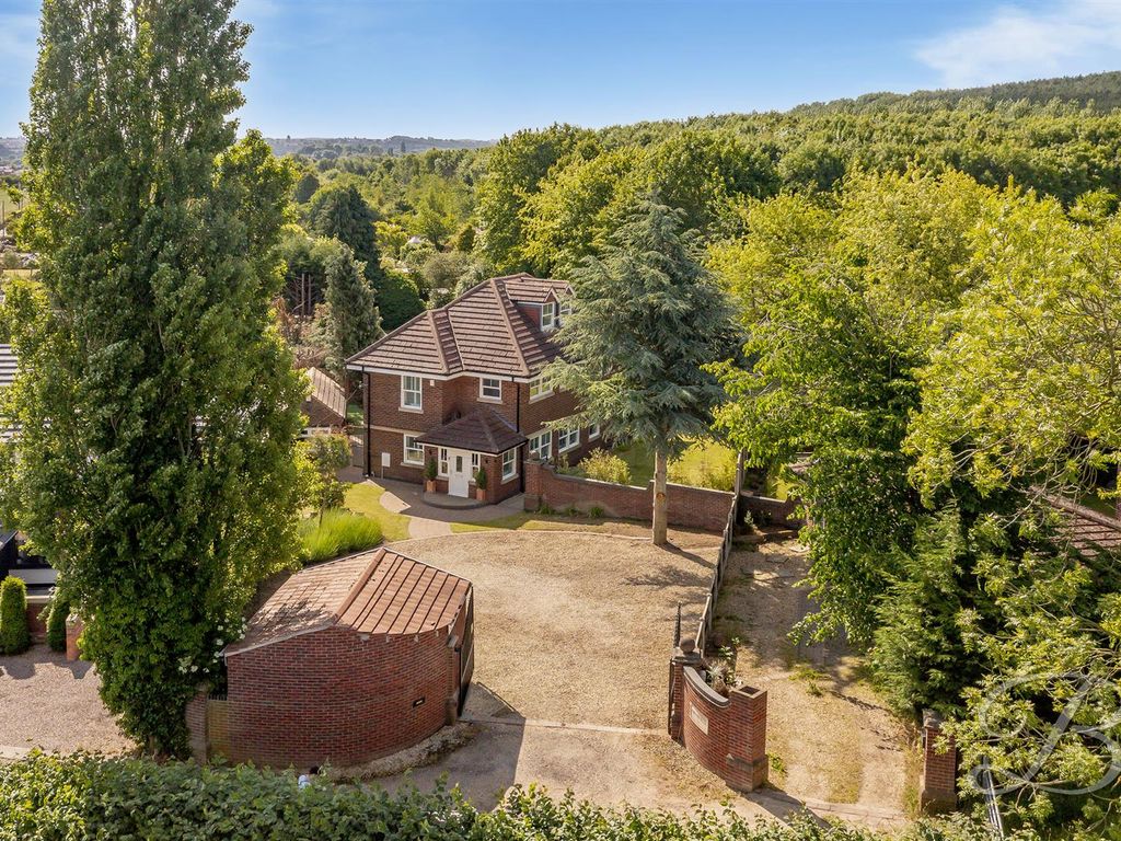 4 bed detached house for sale in Northfield Lane, Pleasley Vale