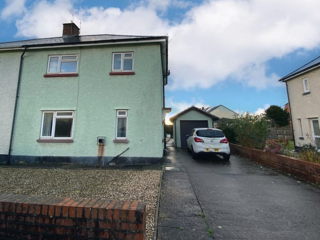 3 bed semidetached house for sale in Park Street, Willand, Cullompton