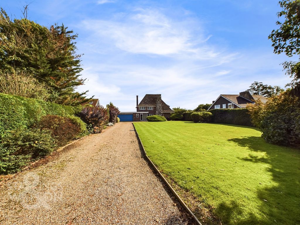 3 bed detached house for sale in Framingham Lane, Bramerton, Norwich NR14, £500,000 Zoopla