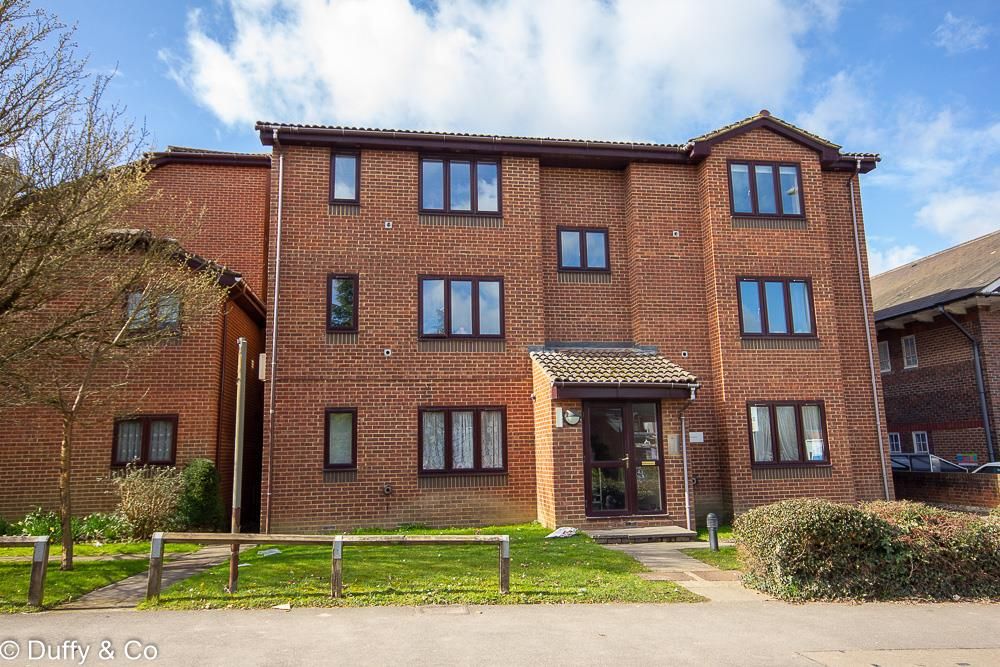 1 bed flat to rent in Clevelands, Perrymount Road, Haywards Heath RH16