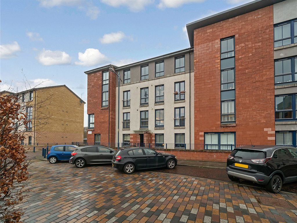 2 bed flat for sale in Oatlands Square, Glasgow G5, £170,000 Zoopla