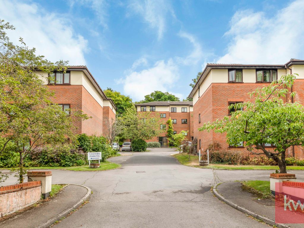 1 bed flat for sale in London Road, High HP11, £180,000 Zoopla
