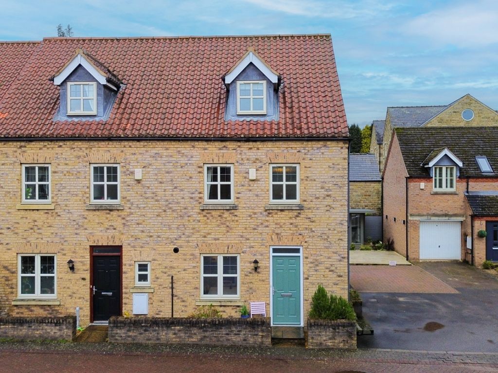 4 bed terraced house for sale in The Spinney, Dore S17, £465,000 Zoopla