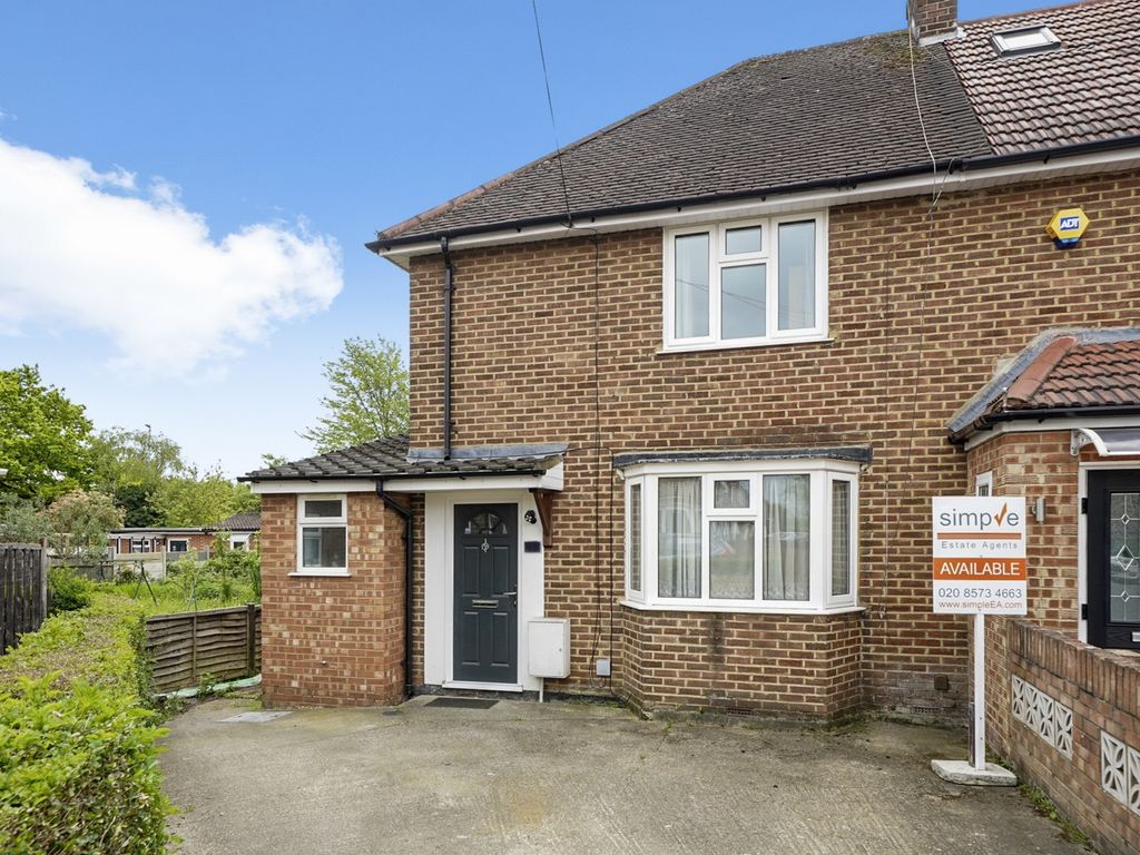 3 bed semidetached house for sale in Birchway, Hayes UB3 Zoopla