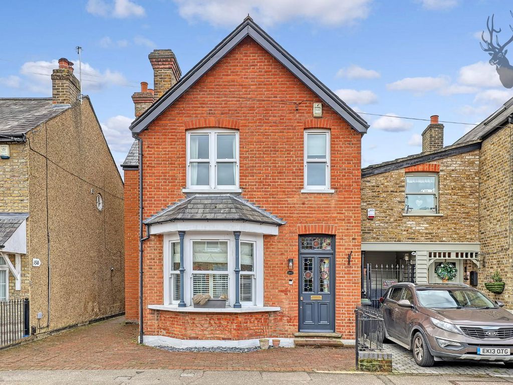 4 bed detached house for sale in Forest Road, Loughton IG10, £925,000