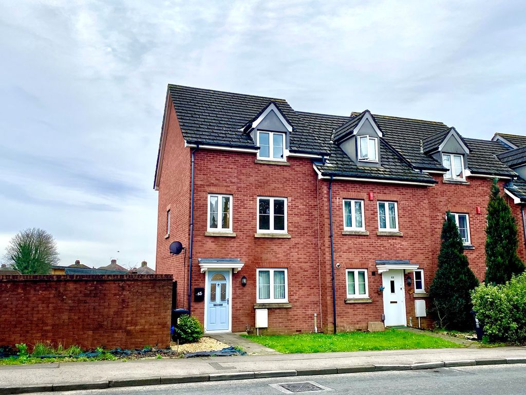 4 bed end terrace house for sale in Bassaleg Road, Newport NP20, £