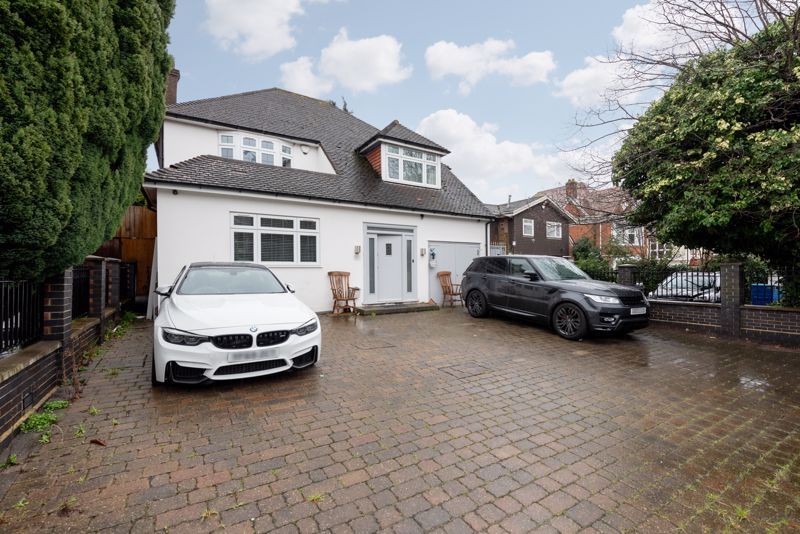 5 bed detached house for sale in Cannon Hill, London N14, £1,350,000