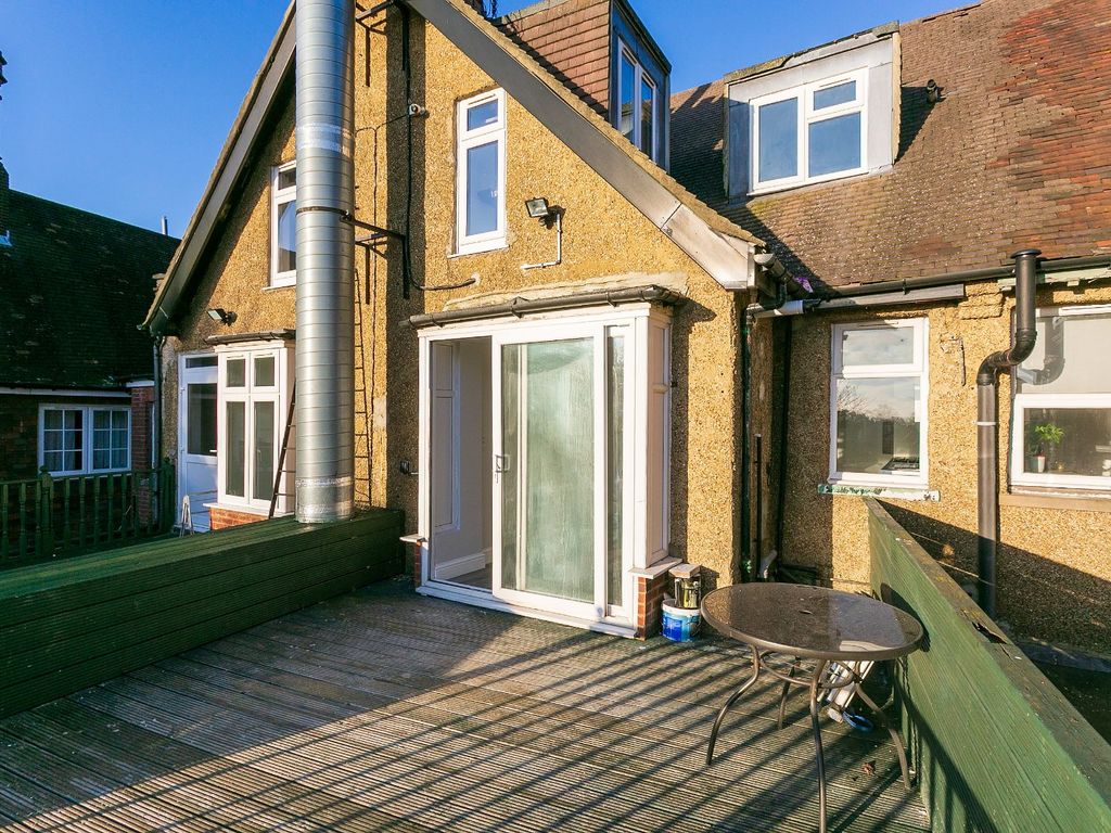 1 bed flat to rent in High Street, Bushey, Hertfordshire WD23 Zoopla