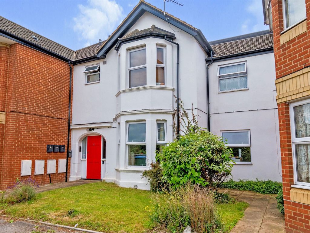 1 bed flat for sale in Howard Road, Shirley, Southampton SO15, £70,000