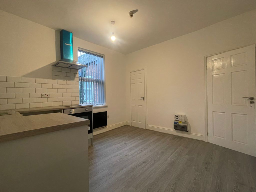 Studio to rent in Victoria Road, Birmingham B33, £700 pcm - Zoopla