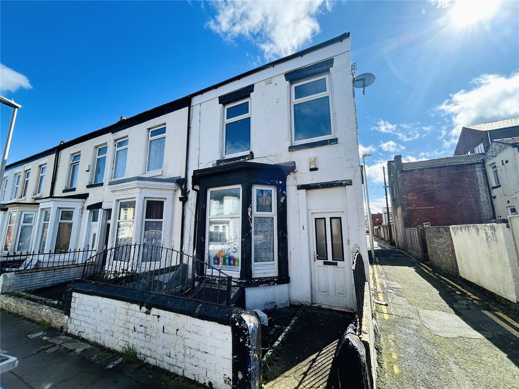 4 bed end terrace house for sale in Butler Street, Blackpool