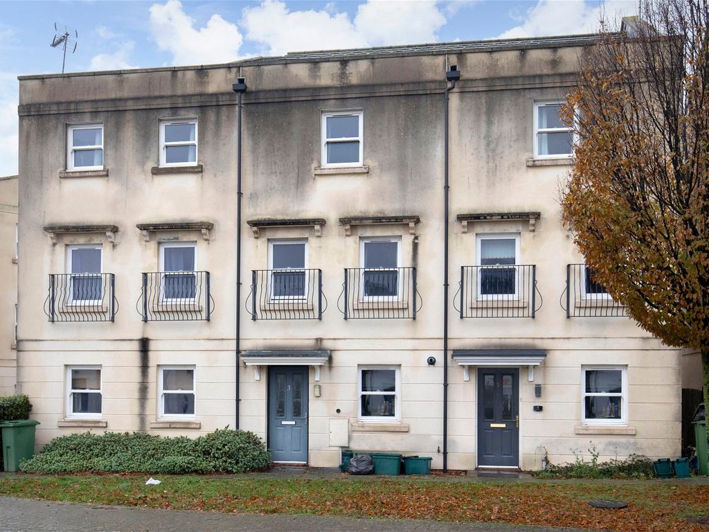 4 bed town house for sale in Redmarley Road, Cheltenham GL52, £290,000