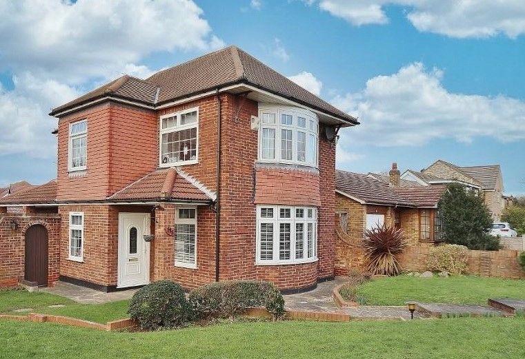3 bed detached house for sale in Chase Cross Road, Romford RM5 Zoopla