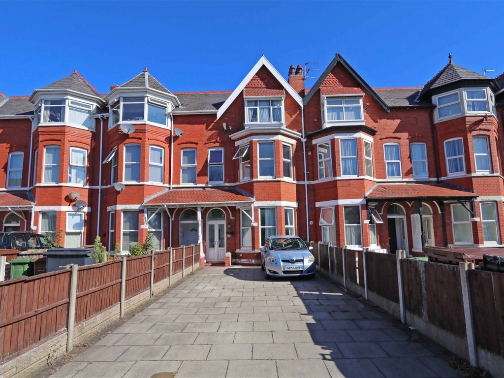 6 bed terraced house for sale in York Terrace, Southport PR9., £325,000