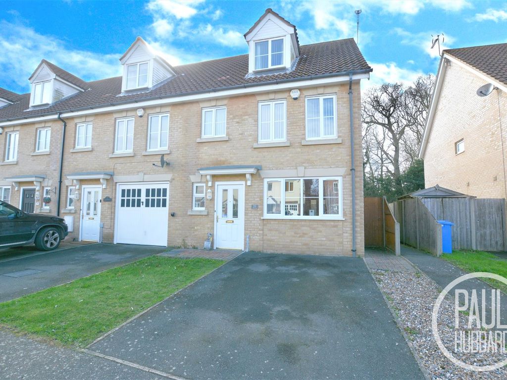 4 bed end terrace house for sale in Fallowfields, Lowestoft, Suffolk NR32 Zoopla