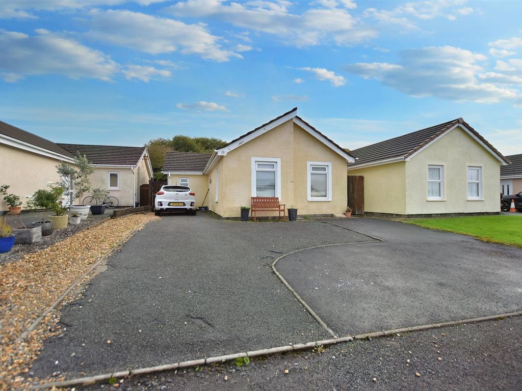 3 bed detached bungalow for sale in Millfields Close, Pentlepoir
