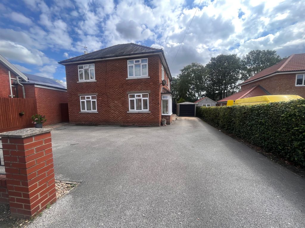 3 bed detached house for sale in Boston Road, Spilsby PE23, £300,000