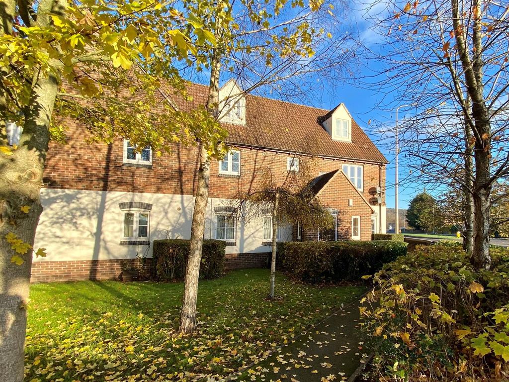 2 bed flat for sale in Central Way, Clevedon BS21 Zoopla