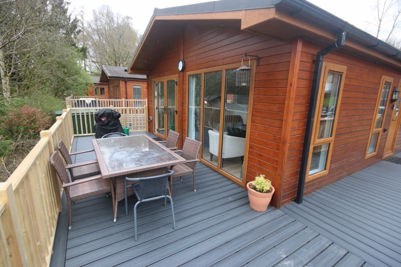 3 bed mobile/park home for sale in Ambleside Road, Troutbeck Bridge