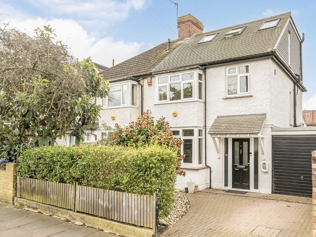 3 bed semidetached house for sale in Falcon Road, Hampton TW12, £