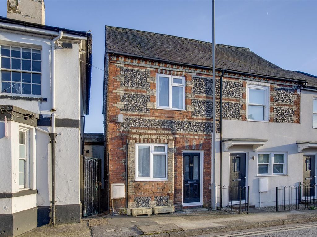 2 bed end terrace house for sale in Abbey Barn Road, High HP11