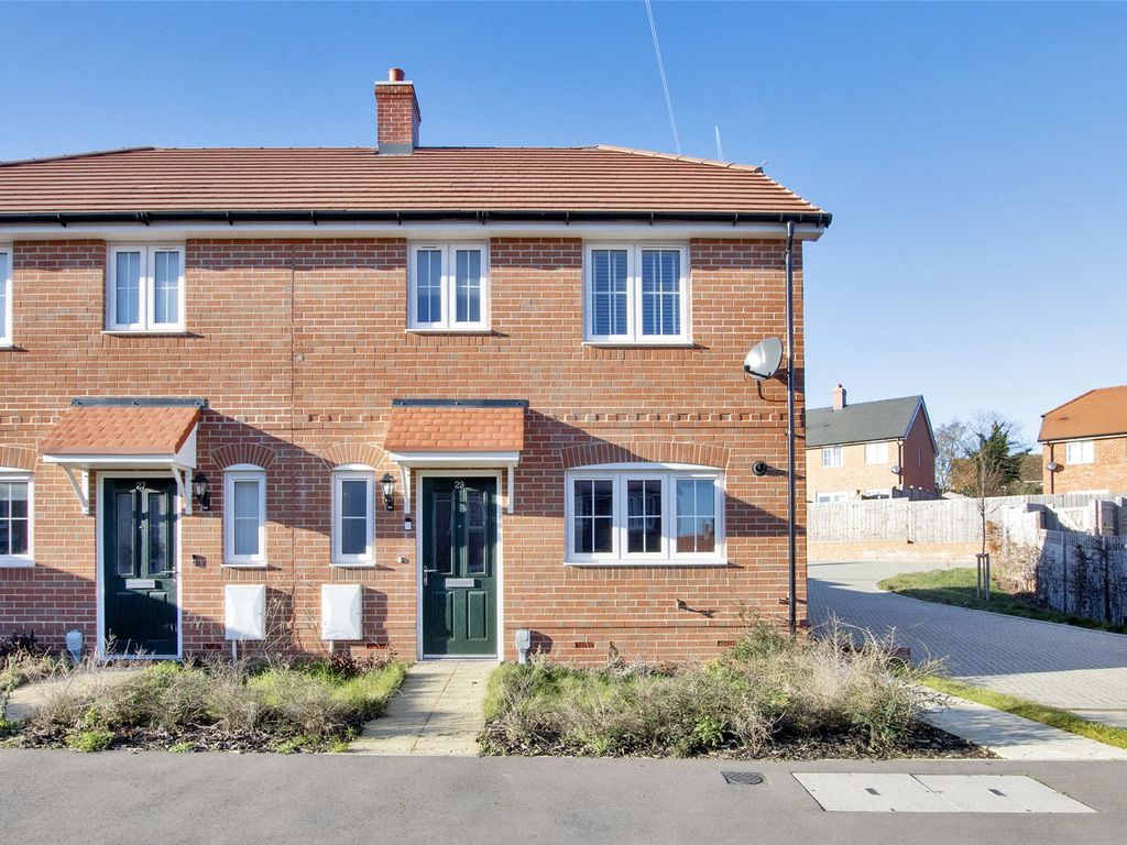 3 bed semidetached house for sale in Cornfield Drive, Gravesend, Kent