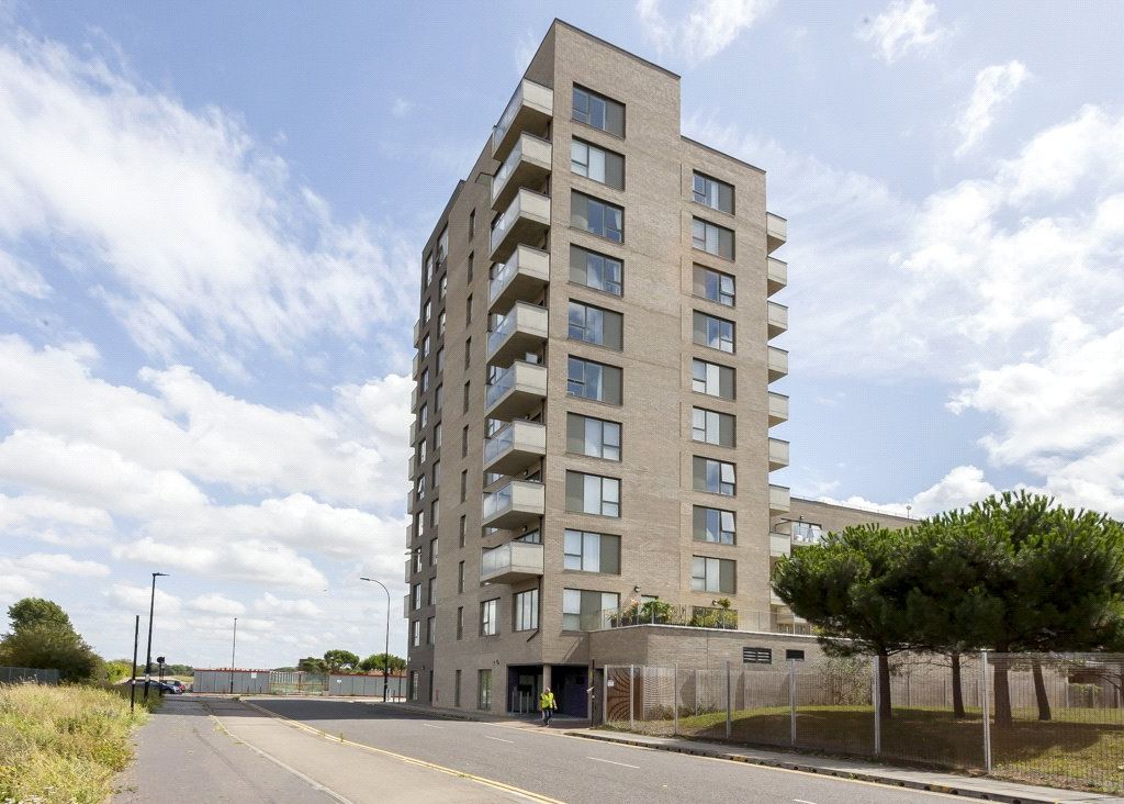 Magellan Boulevard, Gallions Reach E16