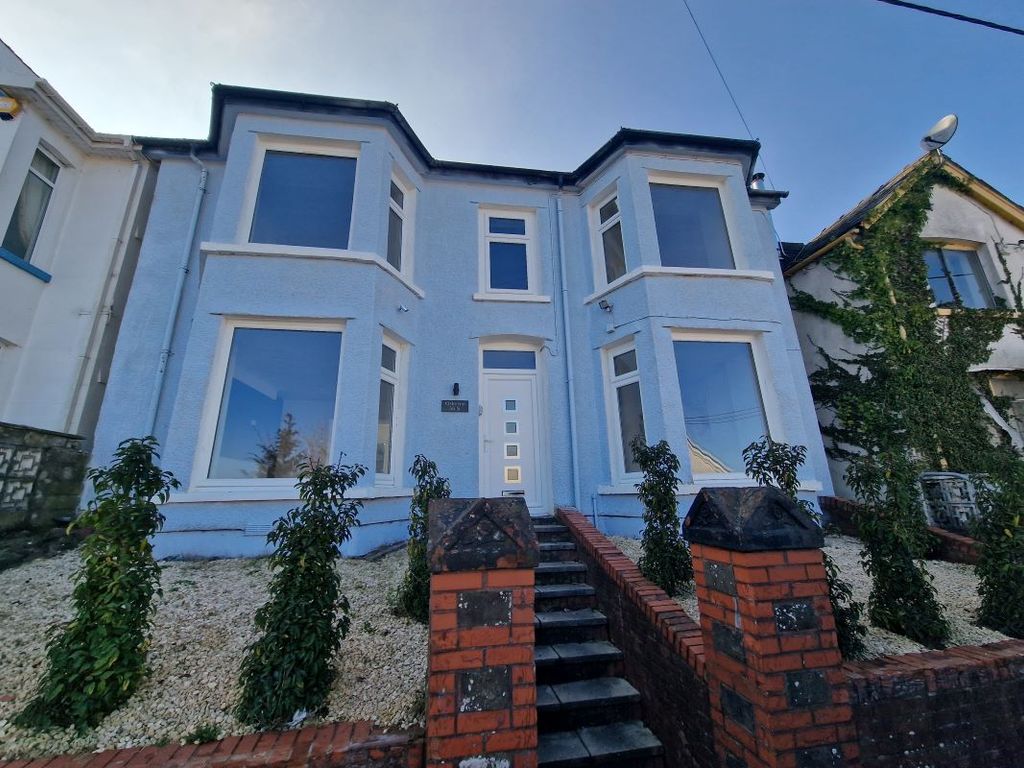 3 bed detached house for sale in Osborne Villa, Southend Terrace