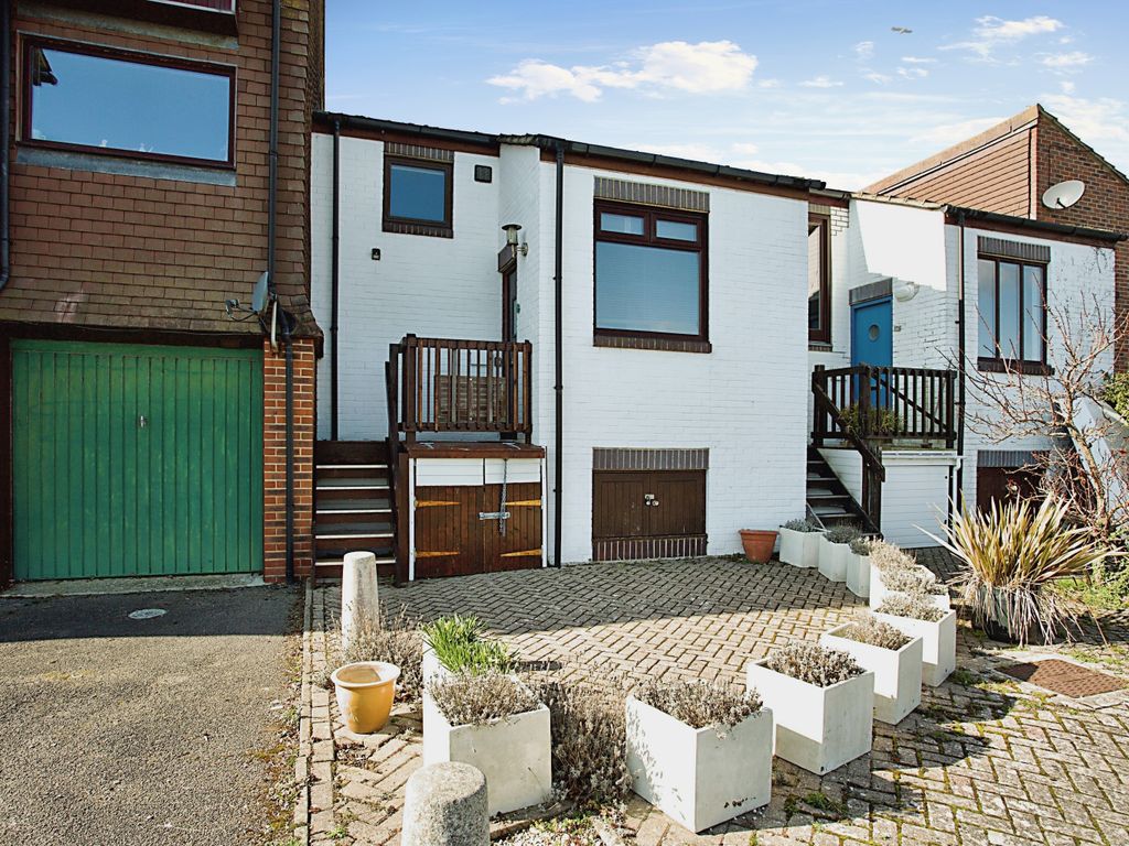 2 bed terraced house for sale in Rampart Row, Haslar Marina, Gosport