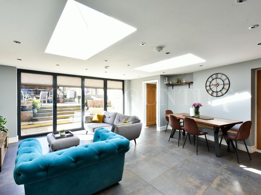 4 bed terraced house for sale in Carpenter Way, Potters Bar EN6 Zoopla