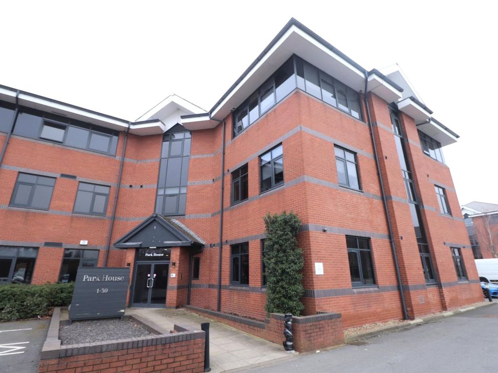 Studio to rent in Dawsons Square, Pudsey, West Yorkshire LS28 Zoopla