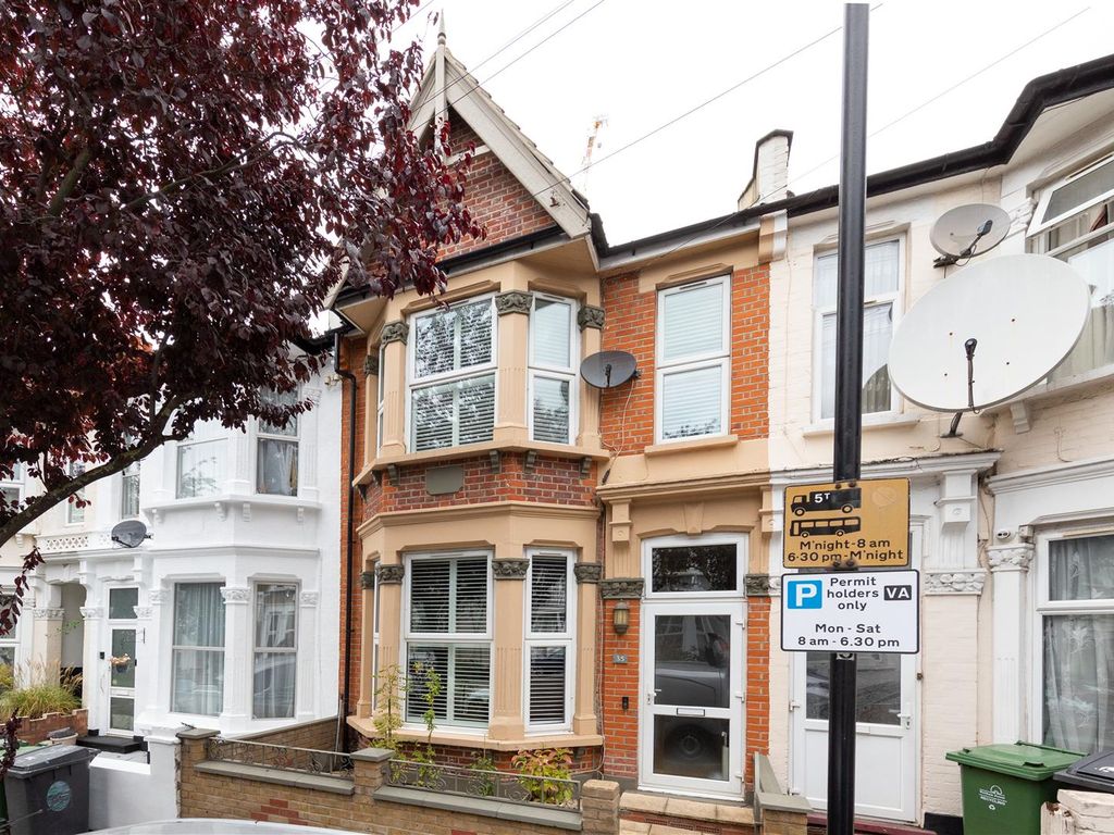 Second Avenue, London E17