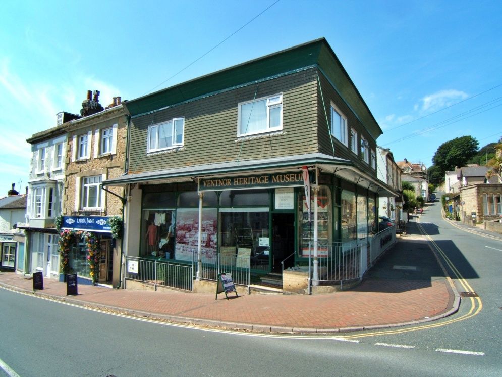 3 bed flat for sale in Spring Hill, Ventnor PO38, £220,000 Zoopla