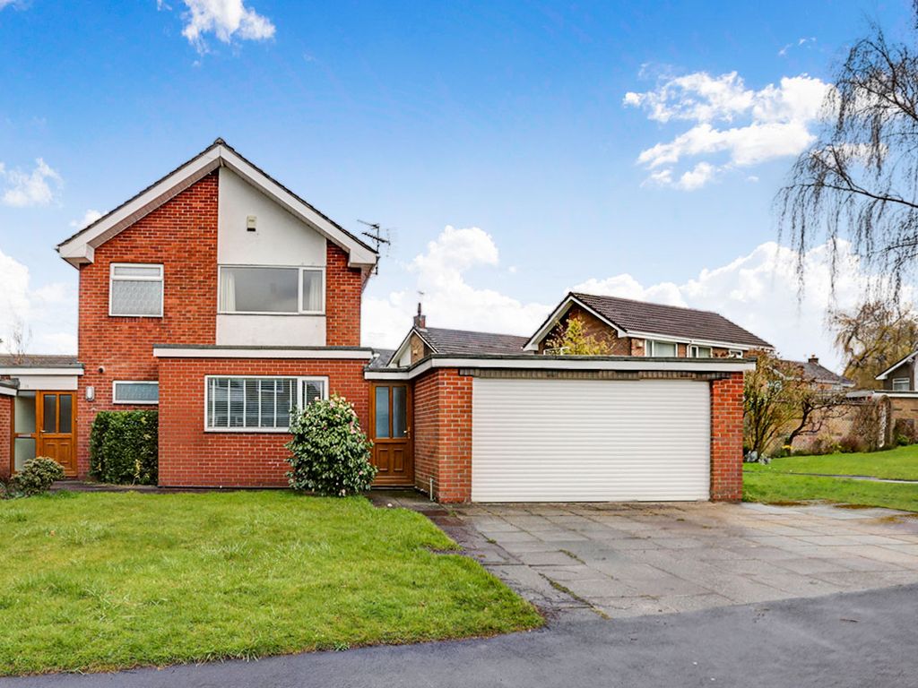 4 bed detached house to rent in Dairyground Road, Bramhall, Stockport