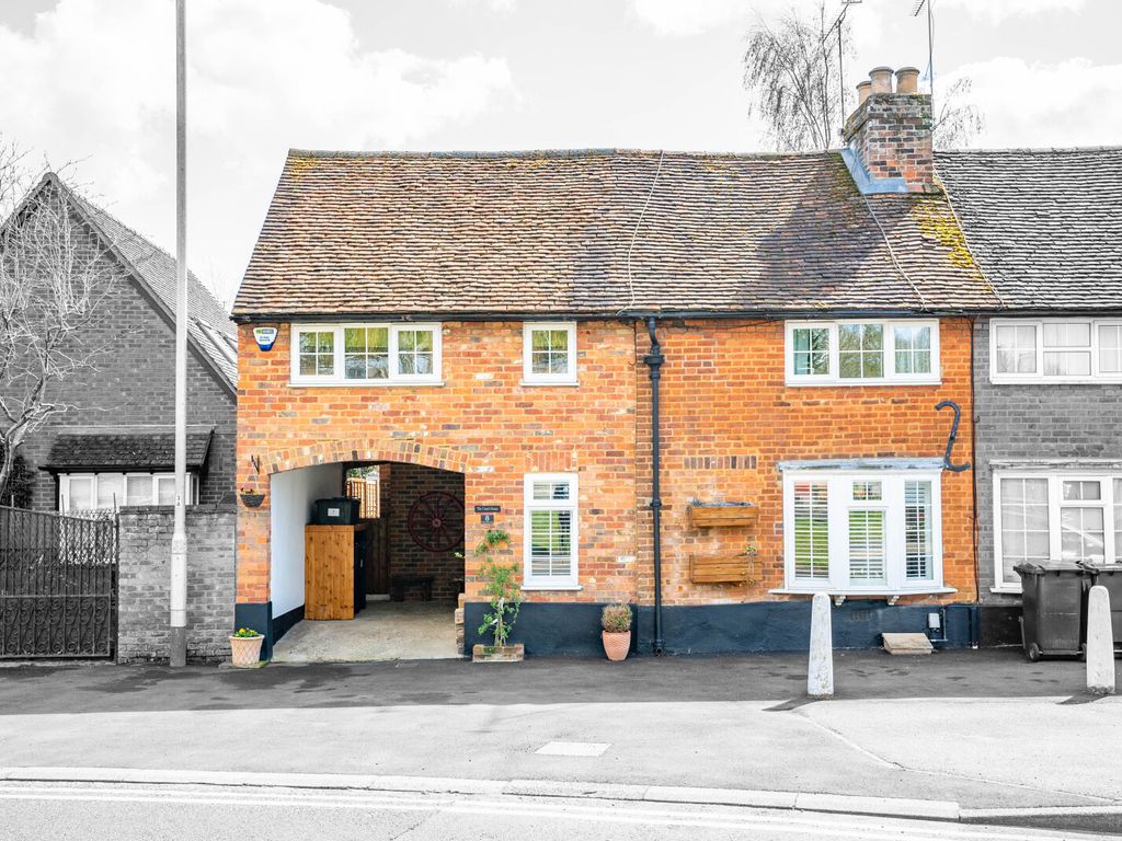 3 bed end terrace house for sale in Harpenden Lane, Redbourn, St