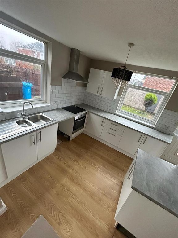 3 bed end terrace house to rent in Willerby Road, Hull HU5, £795 pcm