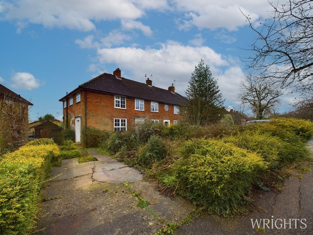 3 bed end terrace house for sale in Barnfield Road, Welwyn Garden City