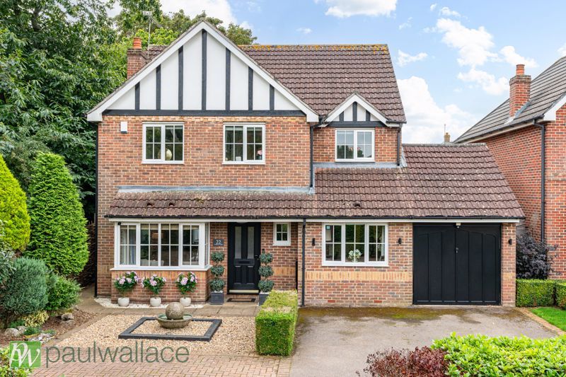 4 bed detached house for sale in Crabtree Walk, Broxbourne EN10, £