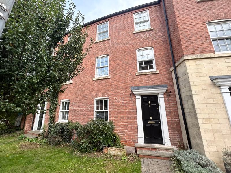 4 bed town house to rent in Thames Street, Louth LN11, £895 pcm Zoopla