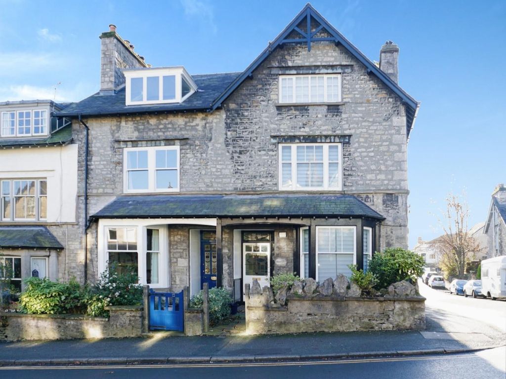 Gillinggate Kendal LA9  